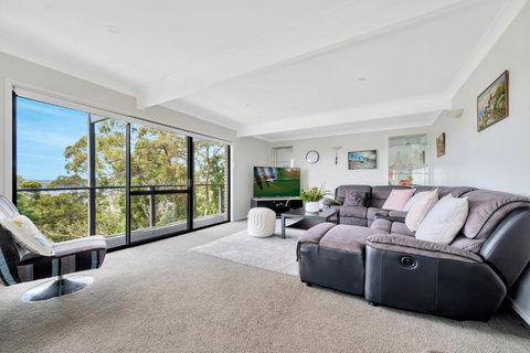 On Top Of The World - Tourism Noosa 2