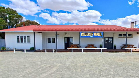 Ongerup Hotel - Tourism Noosa 0