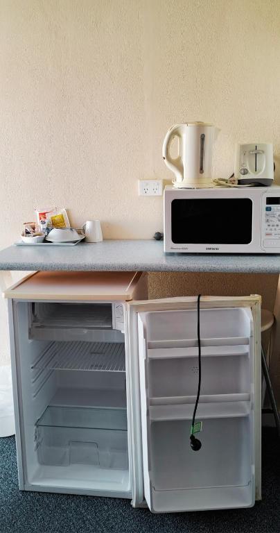 Ongerup Hotel - Tourism Noosa 2