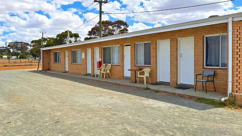 Ongerup Hotel - Tourism Noosa 1