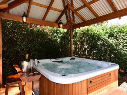 Orange Blossom Retreat - Tourism Noosa 1