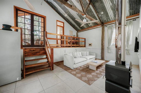 Orchard Cottage - Quiet Farm Escape - Tourism Noosa 2