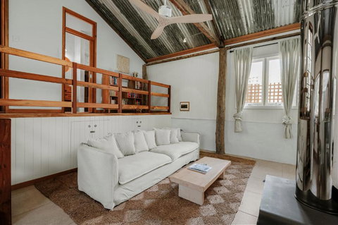 Orchard Cottage - Quiet Farm Escape - Tourism Noosa 3