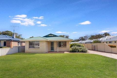 Our Beach House- Busselton - Tourism Noosa 0