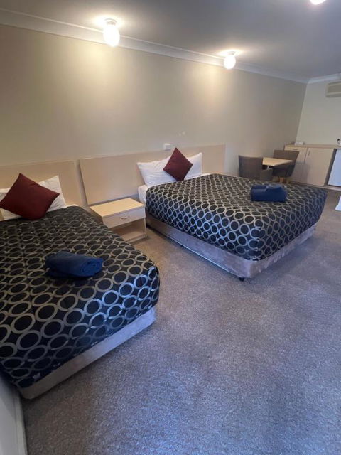 OVERLANDER MOTOR LODGE - Tourism Noosa 2