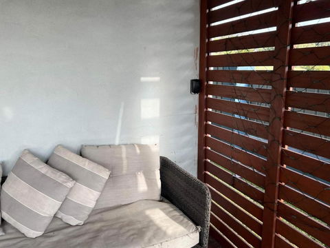 One Bedroom CBD Unit, Walk To Beaches & Cafes - Tourism Noosa 3