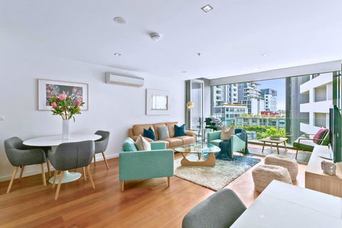 OXLST - St Leonards Sophistication Everything At Doorstep - Tourism Noosa 0