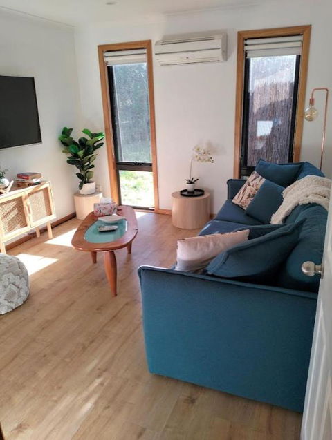 Peaceful Pet Friendly 1 Bedroom Cottage On 1 Acre - Tourism Noosa 2