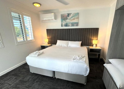 Palace Hotel Proserpine - Tourism Noosa 1