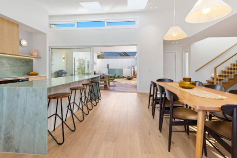 Palm Springs Hideaway - Tourism Noosa 1
