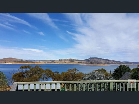 Panoramic Lake View - Tourism Noosa 1