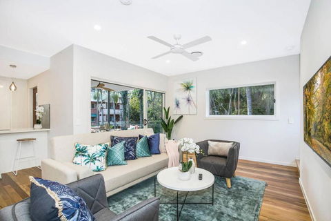 Park Avenue Townhouse Retreat Brisbane Sleeps 10 - Tourism Noosa 3