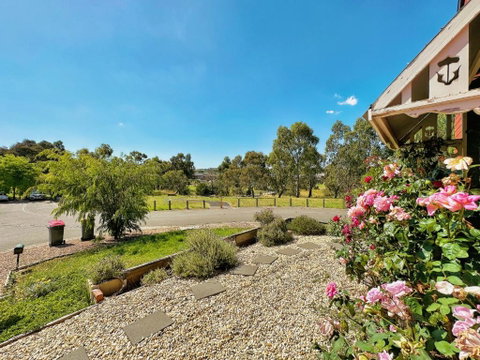 Parkside House By GoodLive - Tourism Noosa 0