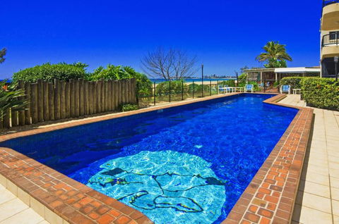 Pelican Sands Beach Resort - Tourism Noosa 1