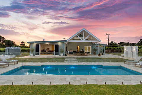 Pethick House - Tourism Noosa 2