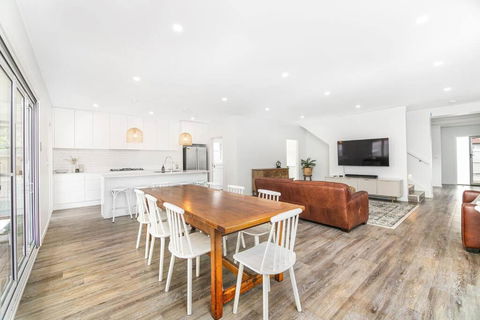 Perfect For Families And Groups - Large 5 Bedroom - Tourism Noosa 0