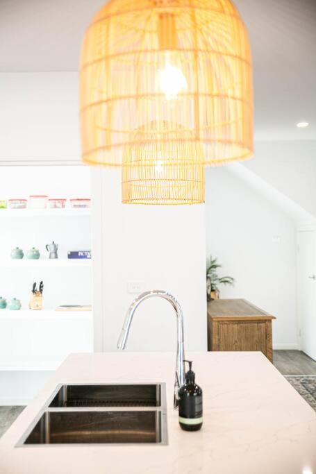 Perfect For Families And Groups - Large 5 Bedroom - Tourism Noosa 2