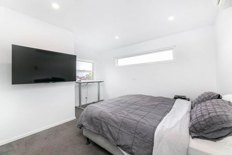 Perfect For Families And Groups - Large 5 Bedroom - Tourism Noosa 3