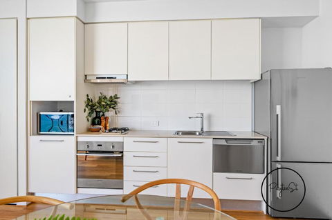 Perfect Penthouse - WiFi Included - Tourism Noosa 3