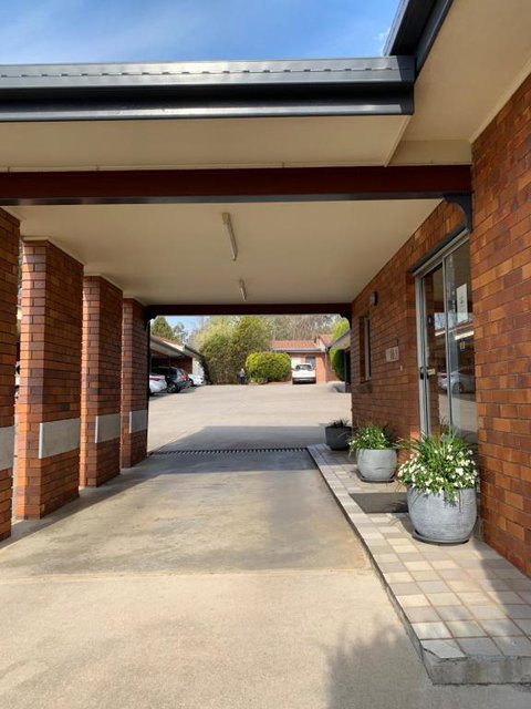 Peter Allen Motor Inn - Tourism Noosa 1