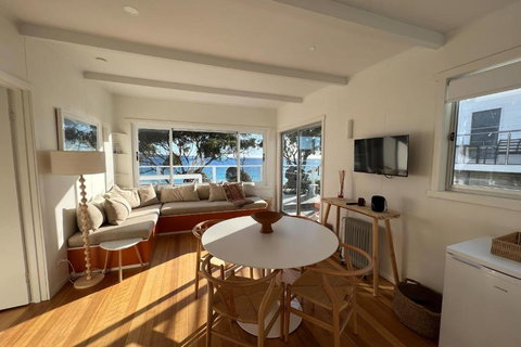 PIPI SHACK - Iconic Waterfront Shack Binalong Bay - Tourism Noosa 2