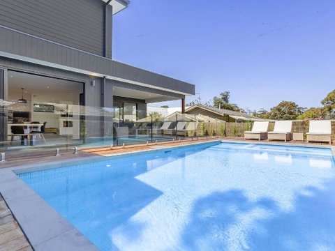 Pool And Spa - 300m Walk To Beach - Tourism Noosa 0
