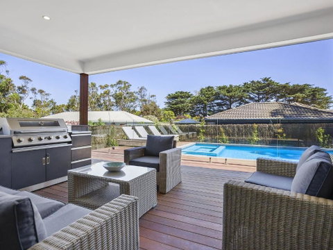Pool And Spa - 300m Walk To Beach - Tourism Noosa 1