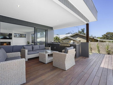 Pool And Spa - 300m Walk To Beach - Tourism Noosa 2