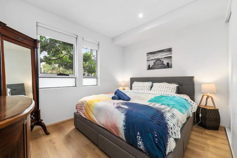 Port Melbourne Dog Beach Stays - Tourism Noosa 3