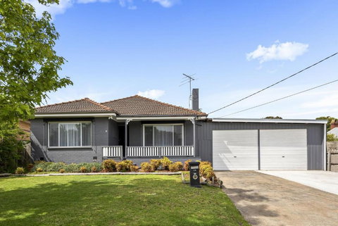 Portside Rest - Tourism Noosa 0