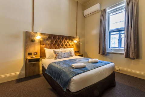 Pretoria Hotel - Tourism Noosa 0