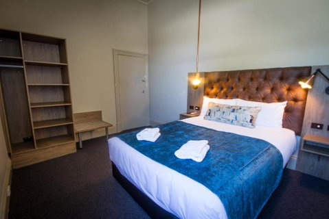 Pretoria Hotel - Tourism Noosa 3