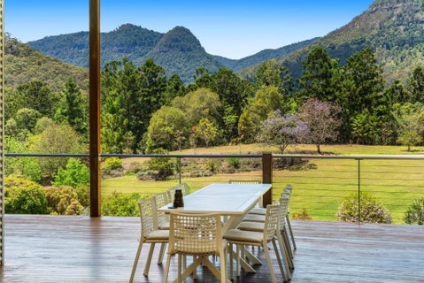 Private Luxury In The Mountains With Running Creek - Tourism Noosa 3