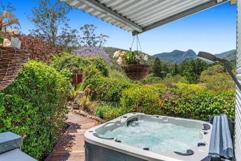 Private Luxury In The Mountains With Running Creek - Tourism Noosa 2