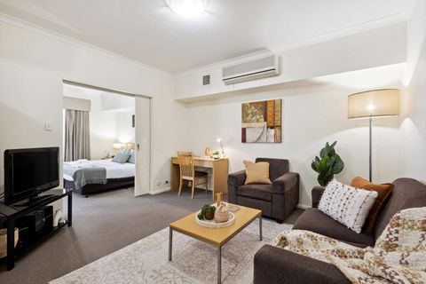 Prized Perth Retreat 1BDR - Tourism Noosa 1