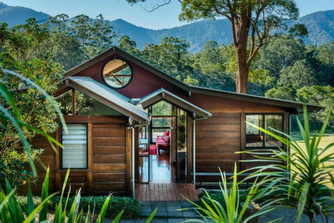 Promised Land Retreat - Tourism Noosa 0
