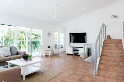Pura Vida - Tourism Noosa 3