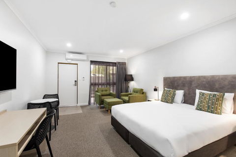 Presidential Motel - Tourism Noosa 1