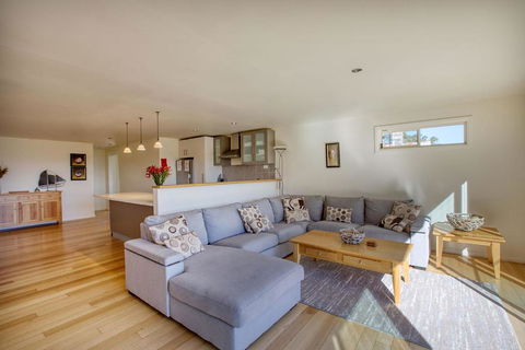 Quarterdeck Apartment - Tourism Noosa 1