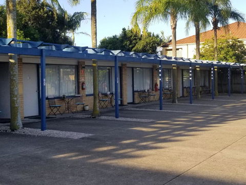 Raceways Motel - Tourism Noosa 0