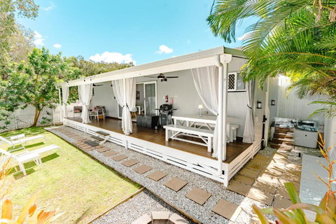 Private Outdoor Spa, Fire Pit, Cinema Room - THE COTTAGE COOLUM BEACH - Tourism Noosa 1