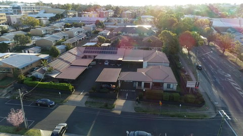 Asters On James Motor Inn - Tourism Noosa 1
