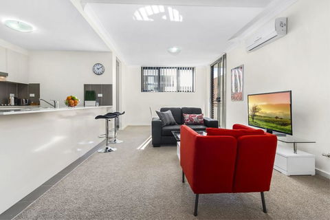 Astra Apartments Liverpool - Tourism Noosa 2