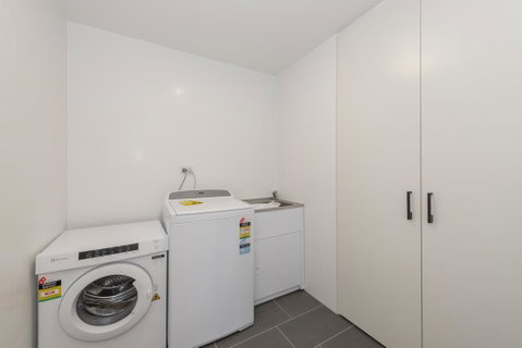 Astra Apartments Newcastle (Broadmeadow) - Tourism Noosa 3
