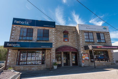 Astro Place - Tourism Noosa 3