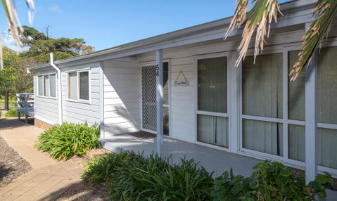 At The Beach - 54 Elizabeth Crescent - Tourism Noosa 1