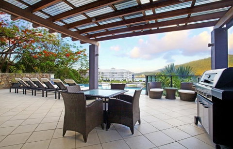 At Waterfront Whitsunday Retreat - Adults Only - Tourism Noosa 0