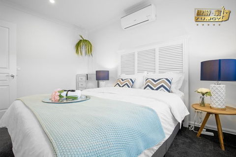 AU.JOY 3 Bed Townhouse Burwood 3 - Tourism Noosa 2