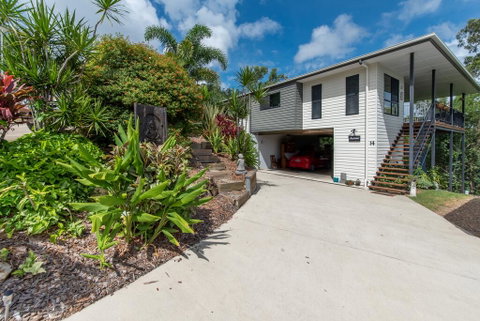 Austinmer - Cannonvale - Tourism Noosa 1