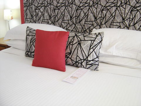 Avaleen Lodge Motor Inn - Tourism Noosa 0